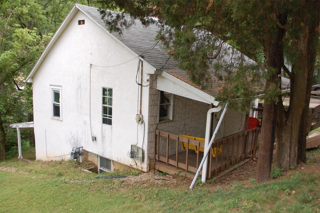 48 Madison Ave in Athens, OH - Building Photo