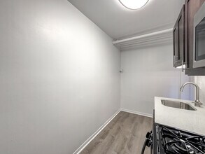 3024 N Halsted St, Unit AG in Chicago, IL - Building Photo - Building Photo