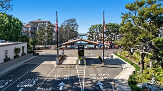 9125 Marina Pacifica Dr N in Long Beach, CA - Building Photo