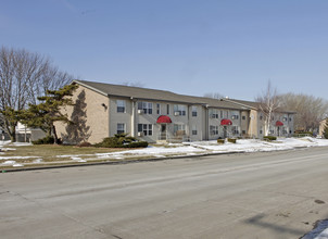 Northpoint Crossings in Kenosha, WI - Building Photo - Building Photo