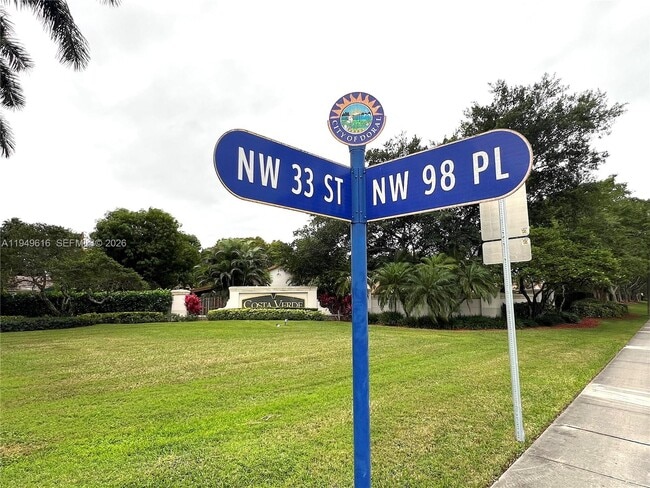 9842 NW 29th St in Doral, FL - Building Photo - Building Photo
