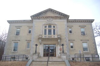 7 Russell St in Plymouth, MA - Foto de edificio - Building Photo