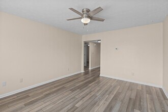 413 Lenney Dr in Lexington, KY - Building Photo - Building Photo