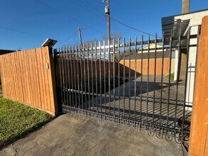 4701 Ave N 1/2 in Galveston, TX - Building Photo - Building Photo