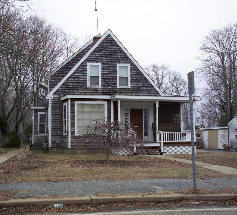 The Embassy in Hyannis, MA - Foto de edificio