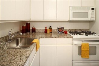420 E 54th St in New York, NY - Building Photo - Building Photo