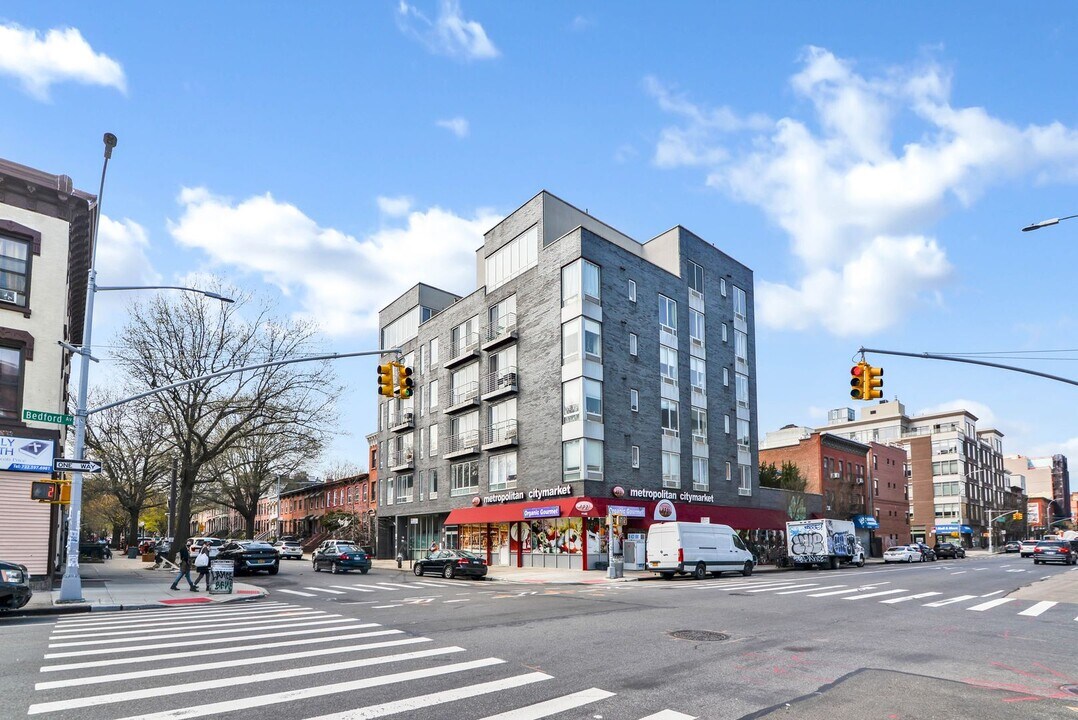 1142 Bedford Ave in Brooklyn, NY - Building Photo