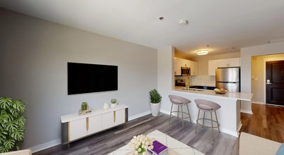 9 On Canal in Indianapolis, IN - Foto de edificio - Building Photo