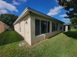 4433 Pebble Pointe Dr in Lakeland, FL - Building Photo - Building Photo