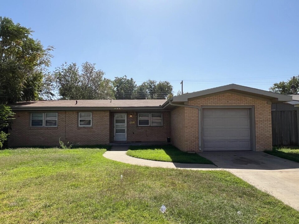 4803 45th St in Lubbock, TX - Building Photo