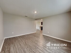 2045 Amber Sweet Cir in Dundee, FL - Building Photo - Building Photo