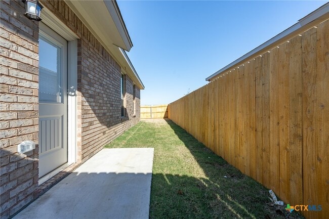 property at 4905 Rose Gdn Lp