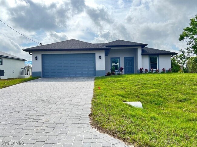 2302 NE 35th St in Cape Coral, FL - Building Photo - Building Photo