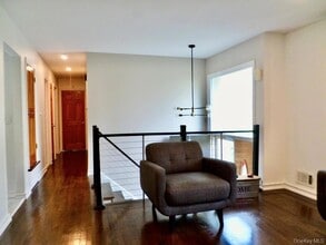 8 Jodi Ln in New City, NY - Building Photo - Building Photo