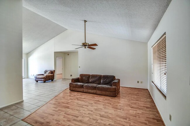 1549 E Drake Dr in Tempe, AZ - Building Photo - Building Photo