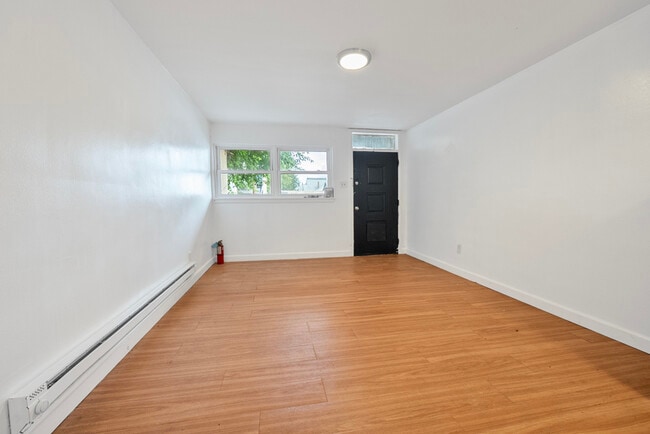 2020 Woodlynne Ave in Oaklyn, NJ - Building Photo - Building Photo