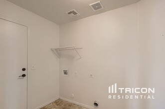 11844 W Edgemont Ave in Avondale, AZ - Foto de edificio - Building Photo