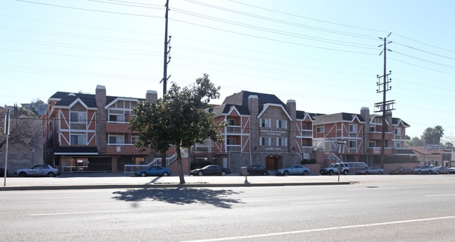 Garden View Apartments in Los Angeles, CA - Foto de edificio - Building Photo