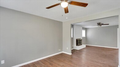 909 W Atlanta Ct in Broken Arrow, OK - Foto de edificio - Building Photo