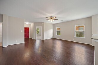 30111 Saw Oaks Dr in Magnolia, TX - Building Photo - Building Photo
