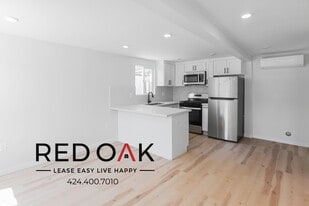 1861 S Sycamore Ave in Los Angeles, CA - Building Photo