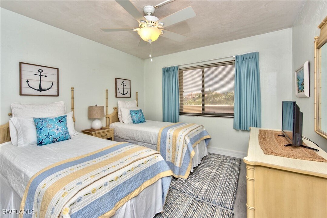 7500 Estero Blvd in Fort Myers Beach, FL - Foto de edificio