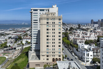 1090 Chestnut St in San Francisco, CA - Building Photo - Building Photo