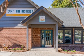 The District North Hills in Raleigh, NC - Foto de edificio - Building Photo