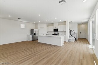 9174 Vesey Ave in Las Vegas, NV - Building Photo - Building Photo