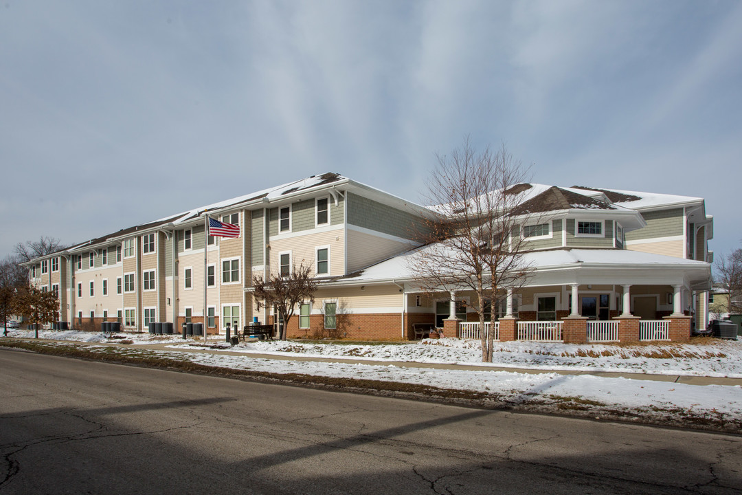 Edison Place Senior Apartments in Niles, OH - Foto de edificio