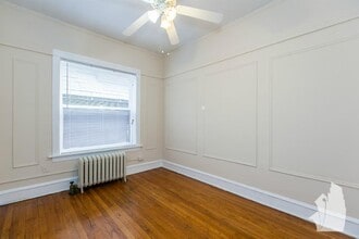 622 W Arlington Pl, Unit 57 in Chicago, IL - Foto de edificio - Building Photo