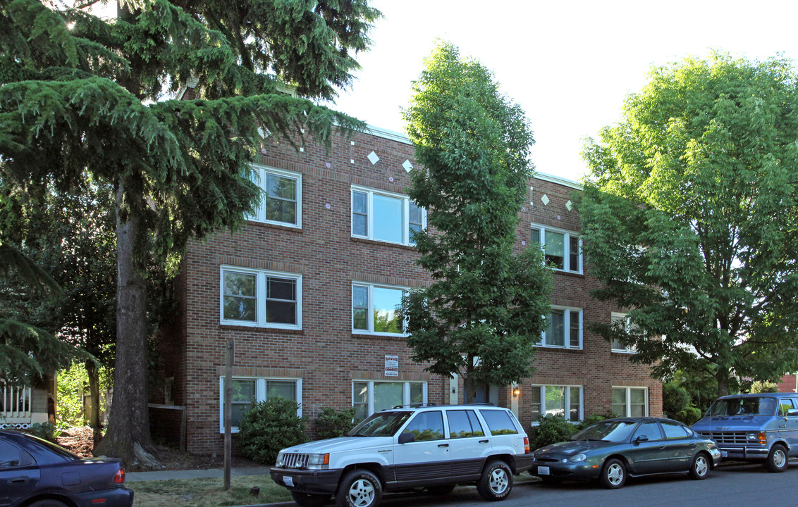 Harvard Apartments in Tacoma, WA - Building Photo