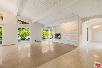 1200 El Hito Cir in Los Angeles, CA - Building Photo - Building Photo