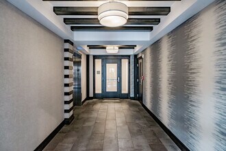 25 High St, Unit 307 in Portland, ME - Foto de edificio - Building Photo