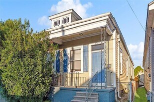 2721 General Taylor St in New Orleans, LA - Building Photo