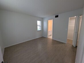 21915 Lake Forest Cir, Unit 206 in Boca Raton, FL - Building Photo - Building Photo