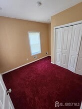 18 Walnut St in North Brunswick, NJ - Building Photo - Building Photo