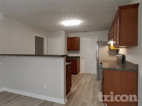 4003 Riverside Pkwy in Decatur, GA - Foto de edificio - Building Photo