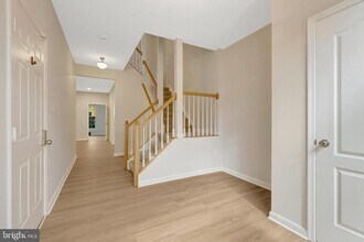 12913 Wood Cres Cir in Herndon, VA - Building Photo - Building Photo