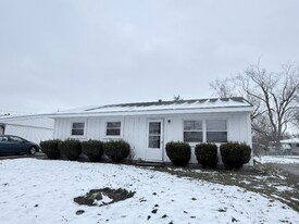 1328 Longfellow Dr in Clarksville, IN - Building Photo