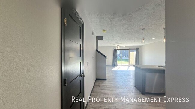 Sophisticated 3-Bedroom Home in Sioux Falls in Sioux Falls, SD - Building Photo - Building Photo