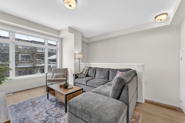 653 Colborne St, Unit SI ID1504440P in Brantford, ON - Building Photo - Building Photo