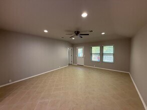 5518 Timber Haven in San Antonio, TX - Foto de edificio - Building Photo