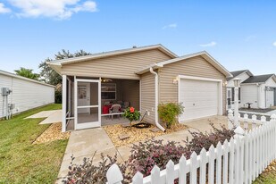 8201 SE 169th Palownia Loop in the Villages, FL - Building Photo