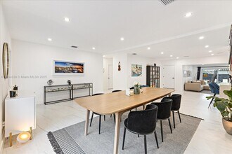 228 SW 25th Rd in Miami, FL - Building Photo - Building Photo