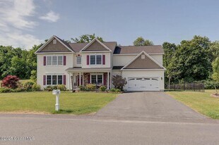 65 Haywood Ln in Rensselaer, NY - Building Photo