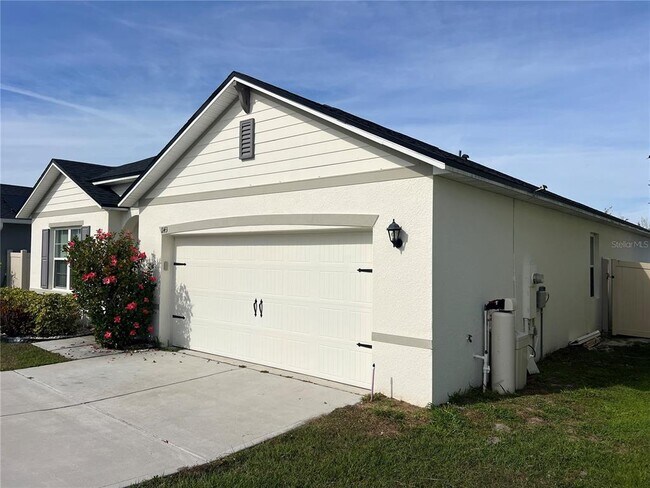 1143 Cambridge Dr in Winter Haven, FL - Building Photo - Building Photo