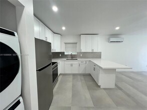 75 NE 70th St in Miami, FL - Building Photo - Building Photo