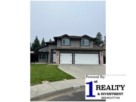 827 Notre Dame Dr in Vacaville, CA - Building Photo