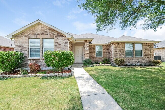 property at 2999 Fallbrook Dr